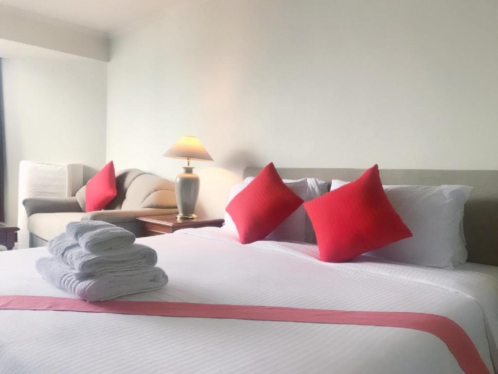 Omni Tower Cozy Apartment Near Nana Bts Bangkok Exterior photo