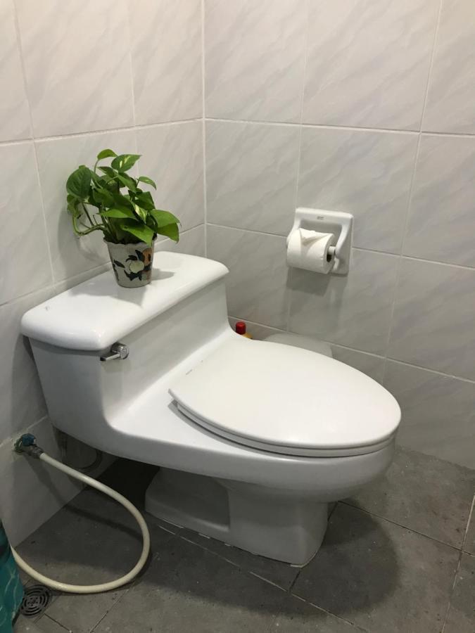 Omni Tower Cozy Apartment Near Nana Bts Bangkok Exterior photo